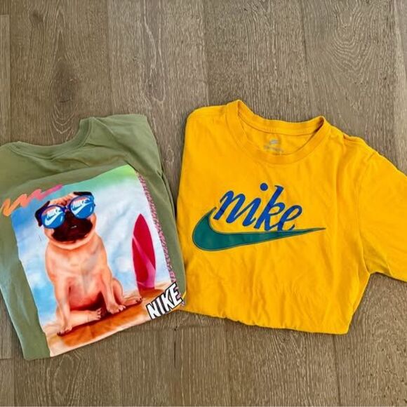Lot of 2 Men’s Nike Graphic Colorful Tees T- Shirts Bulldog Green and Gold Sz M - Picture 1 of 8